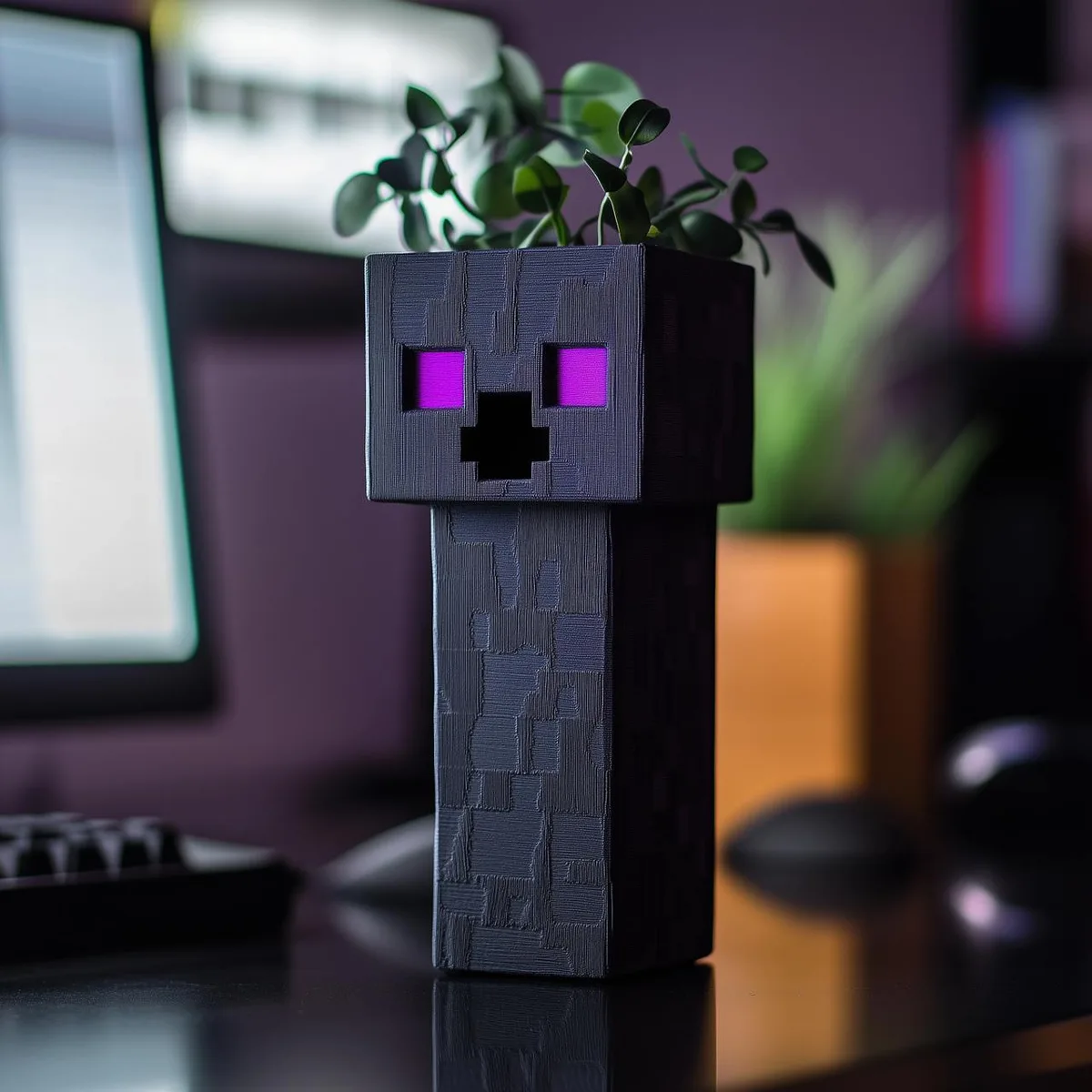 Фигурка эндермена-крипера из Minecraft для стола